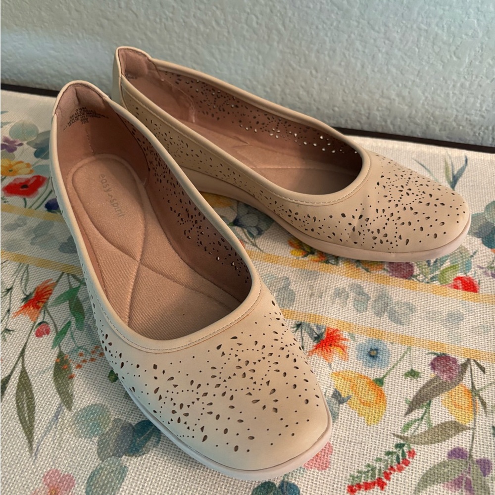 Women's Beige Laser-Cut Flats